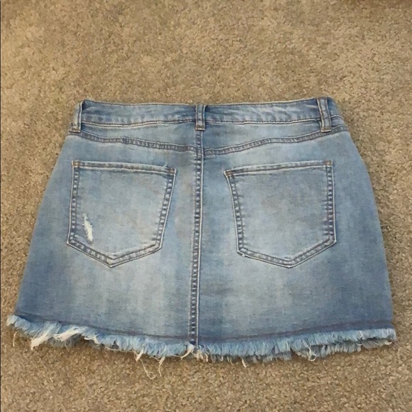 Ripped jean skirt - Picture 3 of 3